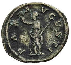 reverse: MASSIMINO I (235-238). Roma. Denario. AR (2,74 g). D/ MAXIMINVS PIVS AVG GERM, busto laureato, drappeggiato e corazzato a destra, visto di spalle; R/ PAX AVGVSTI, Pax stante regge ramoscello e scettro.  RIC IV 19. BB. nr.reg.601/24