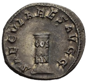 reverse: FILIPPO I (244-249). Roma. Antoniniano. MI (3,72 g). D/ IMP PHILIPPVS AVG, busto radiato, drappeggiato e corazzato a destra visto di spalle; R/ SAECVLARES AVGG, cippo con su inscritto COS III. RIC IV 24. qSPL.  nr.reg.601/24