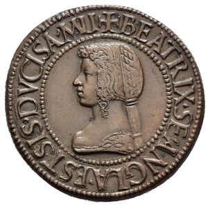 obverse: Medaglie Italiane – Regno d’Italia - Vittorio Emanuele III (1900-1945) - Ventennio Fascista – Leonardo da Vinci. Medaglia non portativa emessa nel 1939 a ricordo della mostra delle invenzioni di Leonardo da Vinci svoltasi dal 9 maggio al 22 ottobre al Palazzo dell’Arte a Milano Fa parte di una miniserie emessa per l’evento. Al dritto legenda BEATRIX SEANGLA ESTENSIS DVCISA croce, entro cerchio busto di Beatrice d’Este a s. con capelli raccolti a coda. Al rovescio entro targa a cuore bordata da nastri svolazzanti legenda MOSTRA DI LEONARDO MILANO XVII in basso a d. JOHNSON. Opus Stefano Johnson. Realizzata in bronzo (AE) (Ø 26.1mm, 9.3g.). Conservazione FDC.  