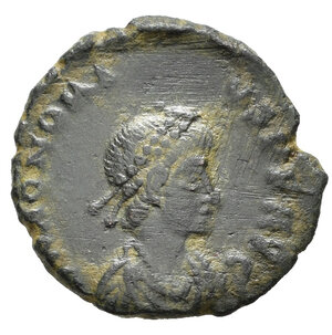 obverse: ONORIO (393-423). AE per Cizico (g 2,83). Busto diademato, drappeggiato e corazzato a destra. R/ A sinistra, Onorio stante di fronte, regge lancia e scudo, viene coronato dalla Vittoria in piedi a sinistra; SMKB. RIC X 68. qBB