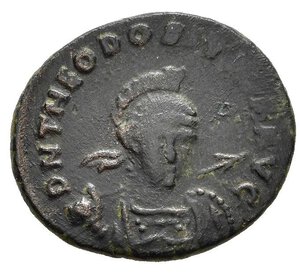 obverse: TEODOSIO II (408-450). Costantinopoli. AE3. AE (2,27 g). D/ D N THEODOSIUS P F AVG, busto diademato, elmato e corazzato di 3/4, regge scudo e lancia; R/ CONCORDIA AVGG, Costantinopoli frontale in trono, poggia piede destro su prua di nave. RIC X 90. BB. nr.reg.595/24