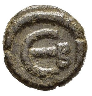 reverse: GIUSTINO I (518-527). Pentanummio per Costantinopoli. AE (g 1,83). Busto diademato, drappeggiato e corazzato a destra. R/ Grande Є; B a destra. MIBE 25; DOC 18b; Sear 72. BB. Nr.Reg. 612/24