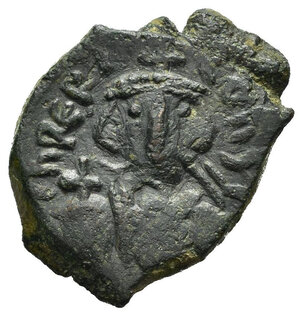 obverse: COSTANTE II (641-668). Follis per Siracusa. AE (g 5,58). Busto frontale diademato con globo crucigero R/ Lettera m su SCL. MIB 204; DOC 9; Spahr 109; Sear 1103. qBB. Nr.reg.589/24