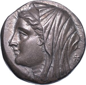 obverse: SICILIA - SIRACUSA. FILISTIDE (moglie di Ierone II), 275-215 a.C. 16 Litre, anni 240-215 a.C.