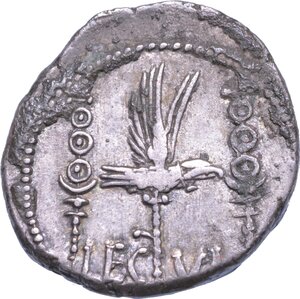 reverse: ANTONIA. Denario, anni 32-31 a.C. Zecca al seguito di Marc’Antonio.