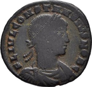 obverse: COSTANZO II, Cesare (324-337). Costantinopoli. Nummus. AE (2,29 g). D/ FL IVL CONSTANTIVS NOB C, busto laureato, drappeggiato e corazzato a sinistra; R/ GLORIA EXERCITVS, due soldati armati stanti con lancia e scudo, tra di loro due insegne; in esergo CONSI.  RIC VII 82. qBB. nr.reg.593/24