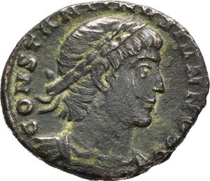 obverse: COSTANTINO II, Cesare (317-337). Costantinopoli. Nummus. 330-333. AE (1,90 g). D/ CONSTANTINVS IVN NOB C, busto laureato e corazzato a destra, con drappeggio sulla spalla; R/ GLORIA EXERCITVS, due soldati armati stanti con lancia e scudo, tra di loro due insegne; in esergo CONSΓ. RIC VII 60. BB (RARO). nr.reg.593/24