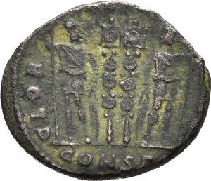 reverse: COSTANTINO II, Cesare (317-337). Costantinopoli. Nummus. 330-333. AE (1,90 g). D/ CONSTANTINVS IVN NOB C, busto laureato e corazzato a destra, con drappeggio sulla spalla; R/ GLORIA EXERCITVS, due soldati armati stanti con lancia e scudo, tra di loro due insegne; in esergo CONSΓ. RIC VII 60. BB (RARO). nr.reg.593/24