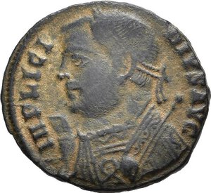 obverse: LICINIO I (308-324). Antiochia. Nummus. 317-320. AE (2,44 g). D/ IMP LICINIVS AVG, busto laureato, con toga trabeata, che regge scettro e mappa a sinistra; R/ IOVI CONSERVATORI AVGG, Giove stante a sinistra, regge un globo niceforo e scettro; ai suoi piedi un progioniero, nel campo a destra S; in esergo SMANT. RIC VII 25. BB nr.reg.593/24