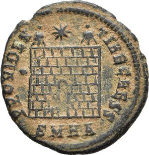 reverse: COSTANZO II, Cesare (324-337). Eraclea. Nummus. 330-333. AE (2,32 g). D/ FL IVL CONSTANTIVS NOB C, busto laureato, drappeggiato e corazzato a sinistra; R/ PROVIDENTIAE CAESS, porta d accampamento, sopra una stella, nel campo un globetto; in esergo CONS. RIC VII 97. qBB. nr.reg.593/24