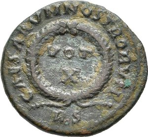 reverse: CRISPO, Cesare (317-326). Roma. Nummus. 321. AE (2,88 g). D/ CRISPVS NOB CAES, testa laureata a destra; R/ CAESAR NOSTRORVM, VOT X in corona d alloro; in esergo R S. RIC VII 240. MB. nr.reg.593/24