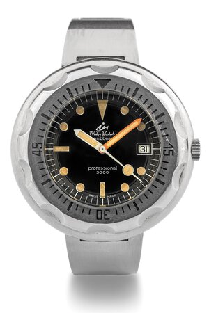 obverse: Philip Watch Caribbean 3000, anni 70 Cassa rotonda in acciaio, ghiera girevole oversize in acciaio. Quadrante nero, indici luminescenti. Movimento a carica automatica. Bracciale Philip Watch in acciaio. Dimensioni: 46 mm.