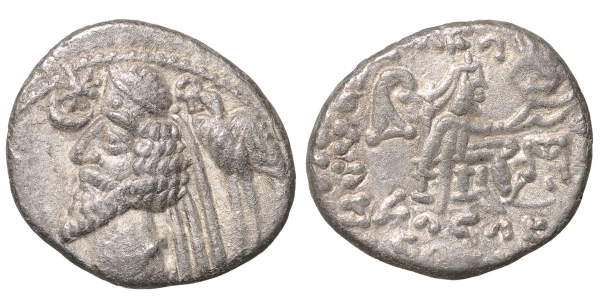 Phraates IV. 38 - 2 B.C.. AR Drachm, 3.25 g - 20.5 mm. Raghae mint. O:\ bare-headed bust left with foto 1